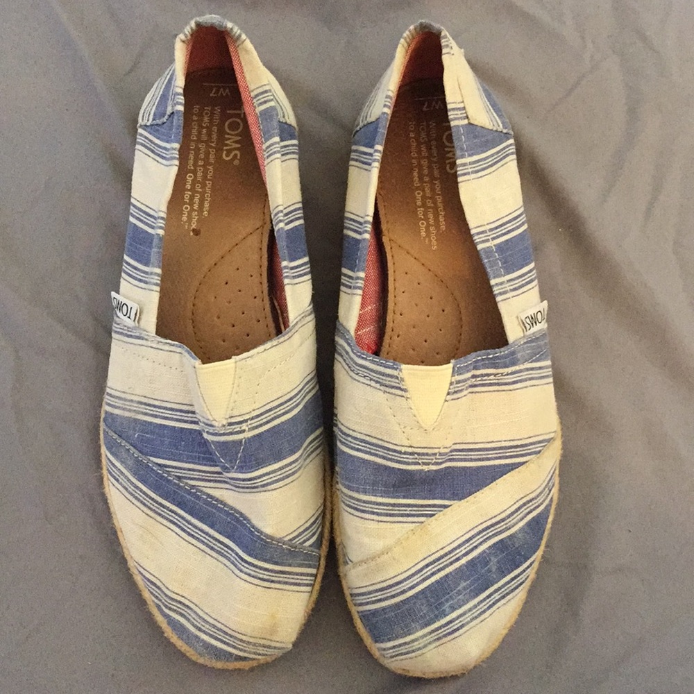 TOMS size 7